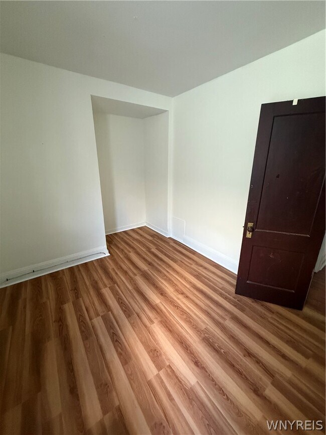 Foto del edificio - 37 Inwood Pl