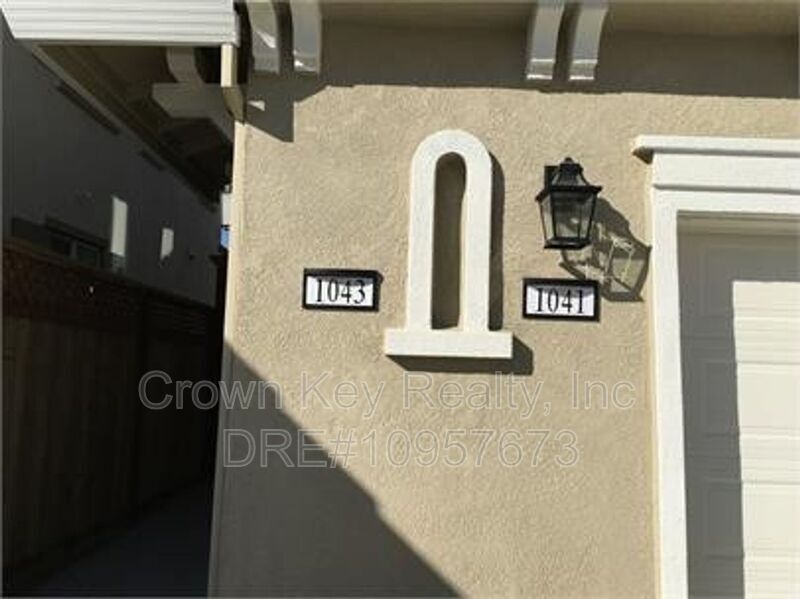 Primary Photo - 1043 Gregorio Ave