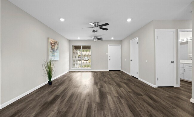 Building Photo - 4113 Kingston Dr