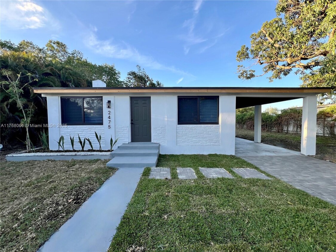 Foto principal - 2475 NW 95th Terrace