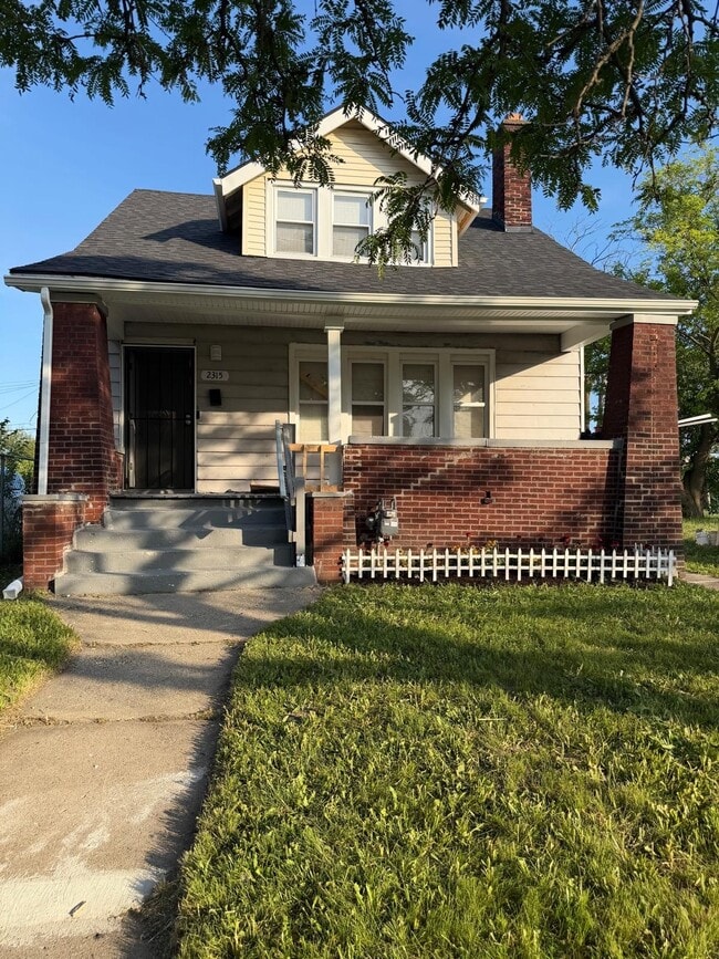 Building Photo - 2315 Tuxedo St