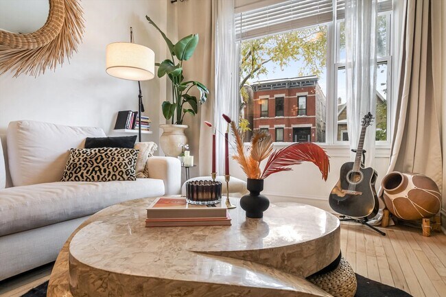 Foto del edificio - 1413 N Campbell Ave