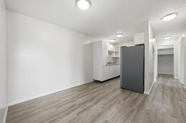 Photo du bâtiment - Westwood Apartments