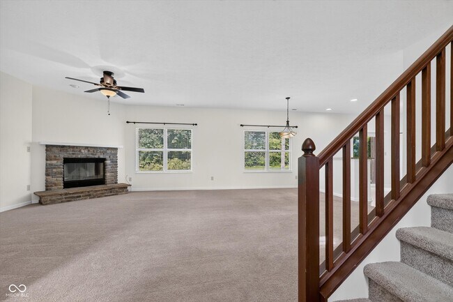 Building Photo - 793 N Crystal Dr