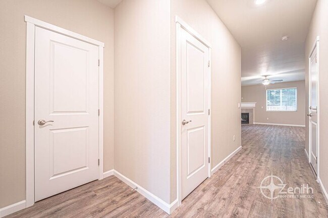 Building Photo - 15312 NE 72nd Way
