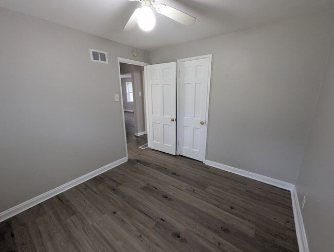 Building Photo - 1936 Alert Dr