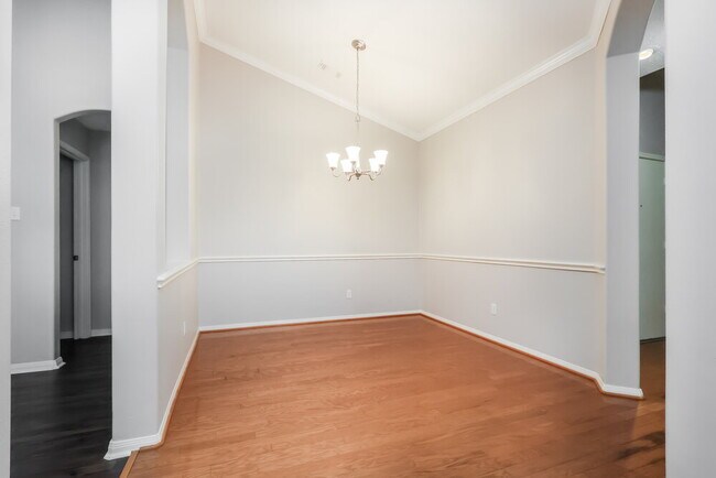 Foto del edificio - 30 Shimmer Pond Pl