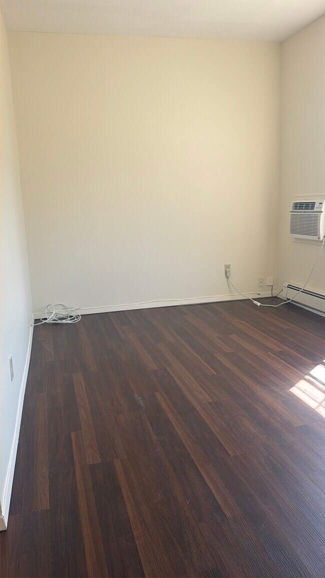 Foto del edificio - 304 N Wellwood Ave