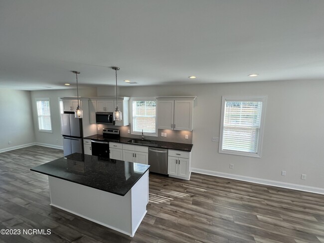 Building Photo - 4729 Siddons Dr