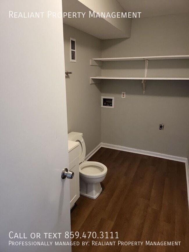 Foto del edificio - 425 Lenney Dr