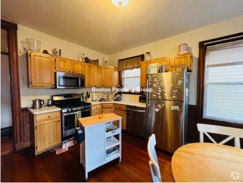 Building Photo - 107 Calumet St