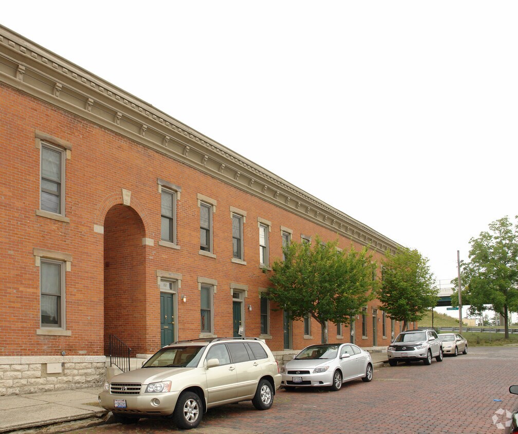 Building Photo - 82-96 E Russell St