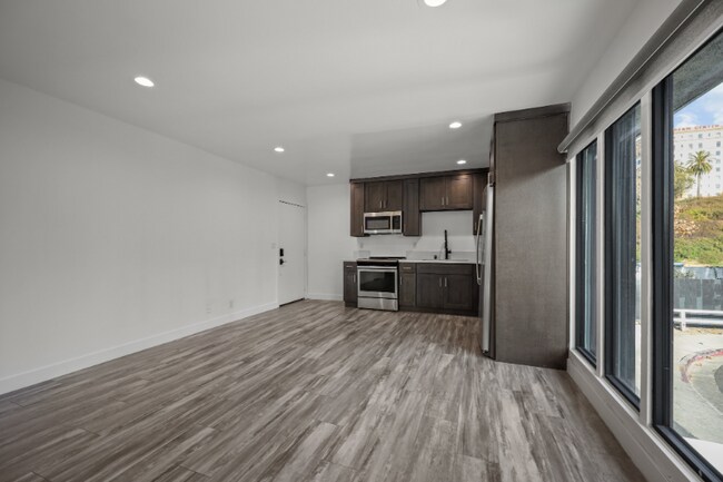 Foto del edificio - 451 N Coronado St