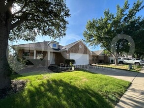 Building Photo - 1028 Aviary Dr