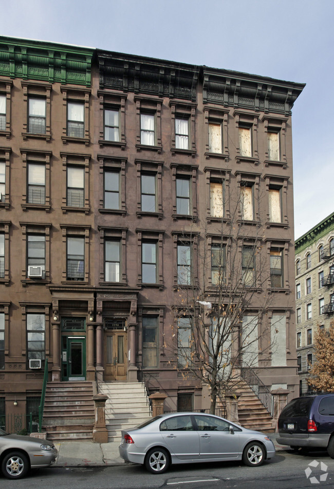 Foto del edificio - 1990 Madison Ave