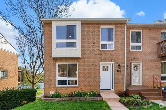 Building Photo - 7250 Dockside Ln