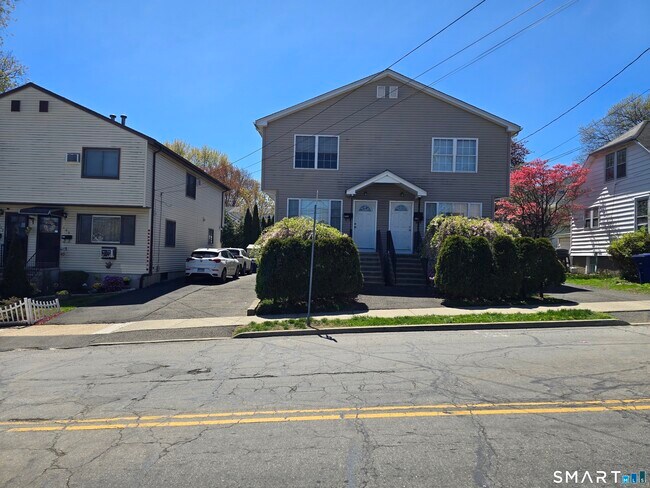 Foto del edificio - 148 Granfield Ave