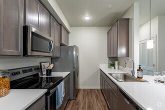 2BR, 2BA - 862 SF - Quatama Woods