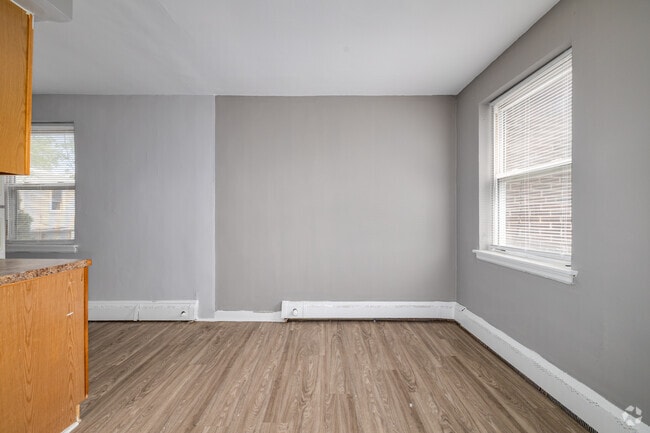 1BR, 1BA - 575SF - Living Room - Lawndale Apartments