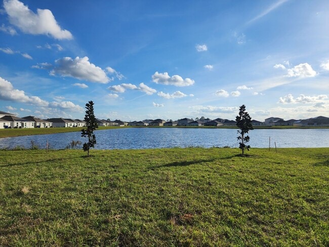 Foto del edificio - Solar-Powered Home with Water Views