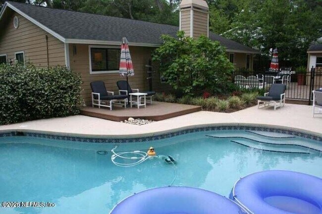 Foto del edificio - 1841 Twelve Oaks Ln E