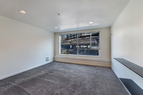 Building Photo - 66 Bell St