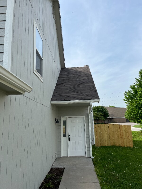 Building Photo - 2729 Grand Cir