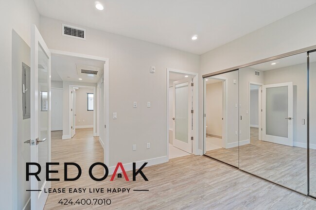 Foto del edificio - ~6 Weeks FREE~ Stunning Two Bedroom with C...