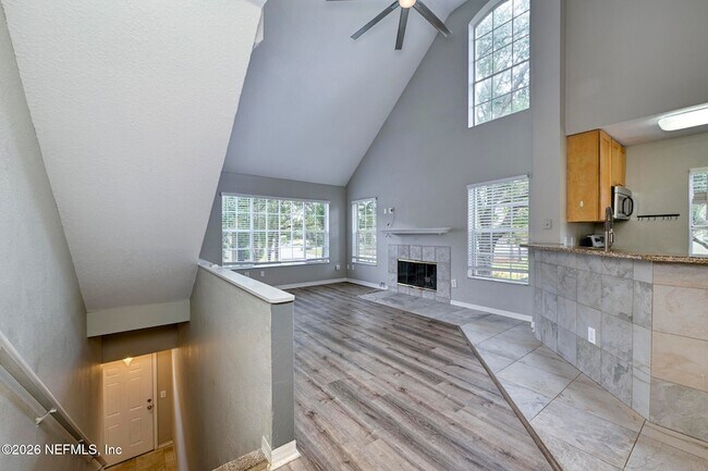 Foto del edificio - 13703 Richmond Park Dr N