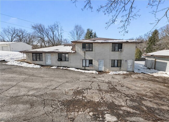 Foto del edificio - 12447 Cleveland Ave NW