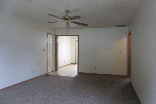 Foto del edificio - 3 Bedroom Duplex on East Side by Jones Trailhead