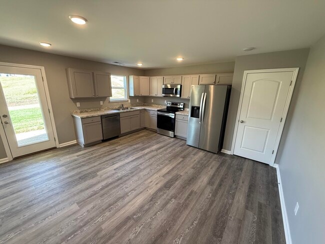 Building Photo - 6061 Arbor Wds Wy