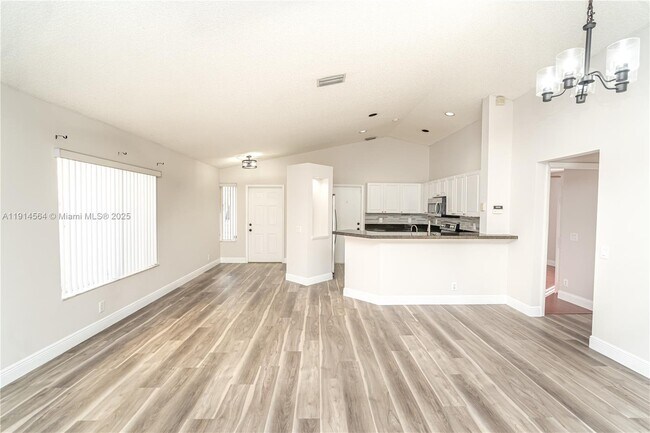 Building Photo - 1592 Salerno Cir