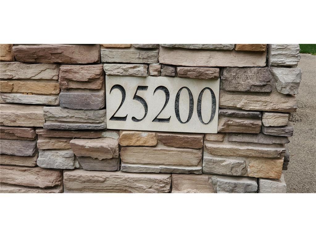 Foto principal - 25200 Yellowstone Trail