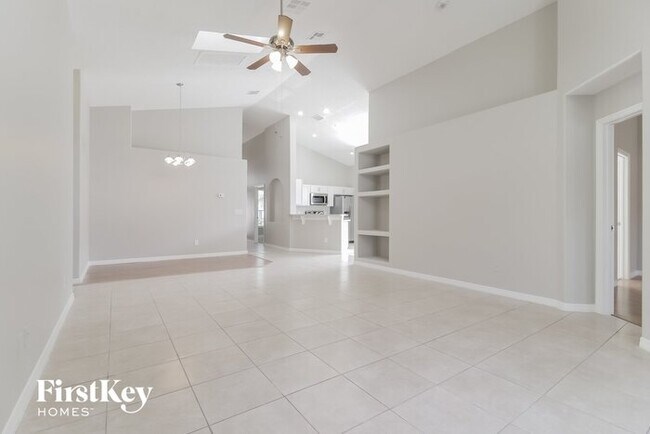 Foto del edificio - 8008 Spring Creek Dr