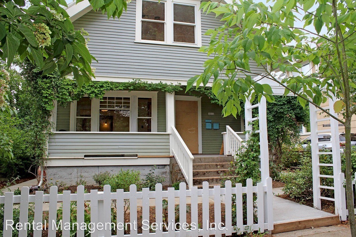 Primary Photo - 4642 NE 28th Ave