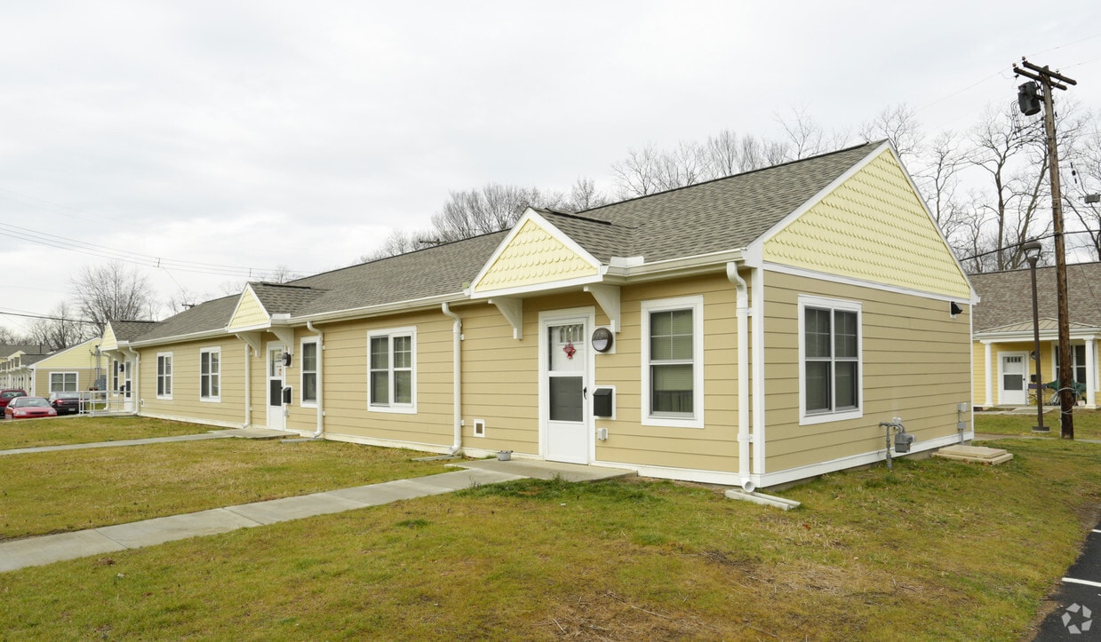 Building Photo - Pulaski Homes