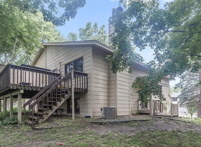 Building Photo - 8290 Tamarack Trl