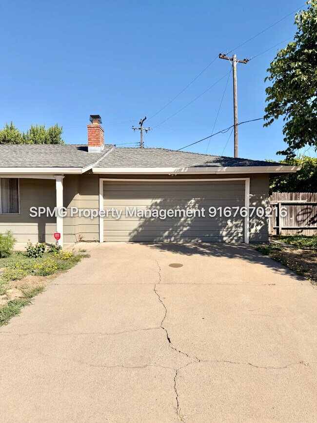 Foto del edificio - 3 Bedroom Sacramento Rental with Large Yard