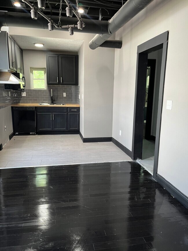 Foto del edificio - 2832 Stanton Ave