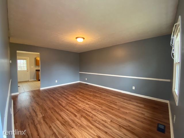 Building Photo - 2 br, 1 bath Duplex - 123B Brenda Dr 123B ...