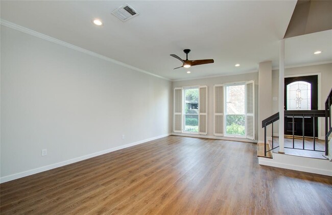 Building Photo - 5839 Sugar Hill Dr