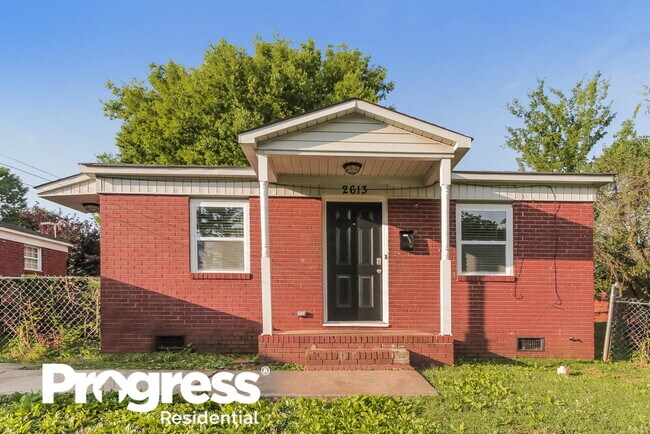 Building Photo - 2613 Dundeen St