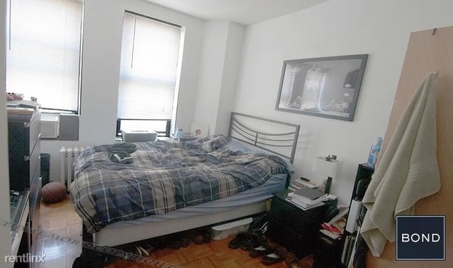 Building Photo - 3 br, 1 bath Apartment - 211 1st Ave