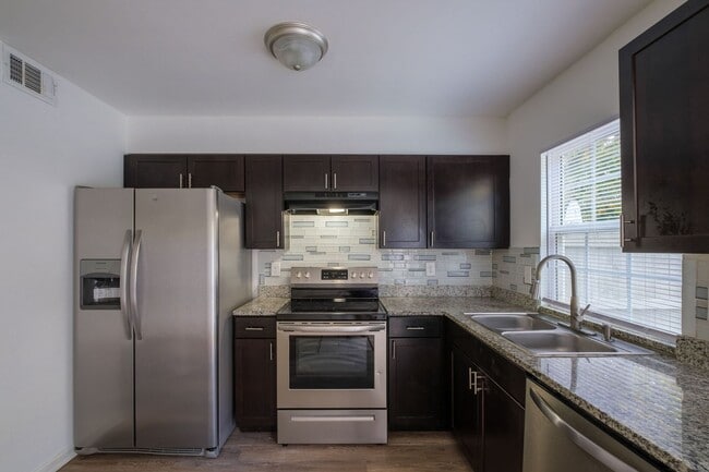 Interior Photo - Golden Gate Townhomes