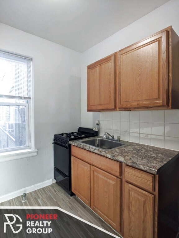Foto del edificio - 5710 N Winthrop Ave