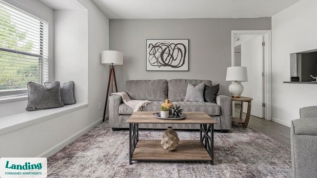 Building Photo - 2030 Northcliffe Dr