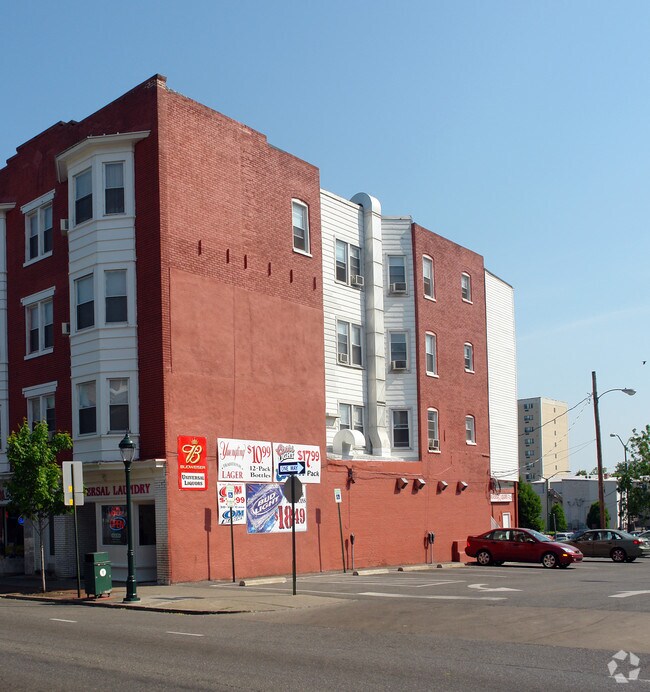 Building Photo - 31-33 E Franklin St