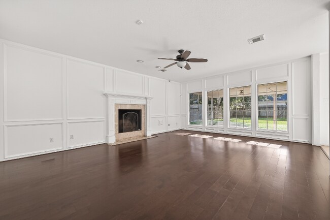 Foto del edificio - 2627 Double Lake Dr