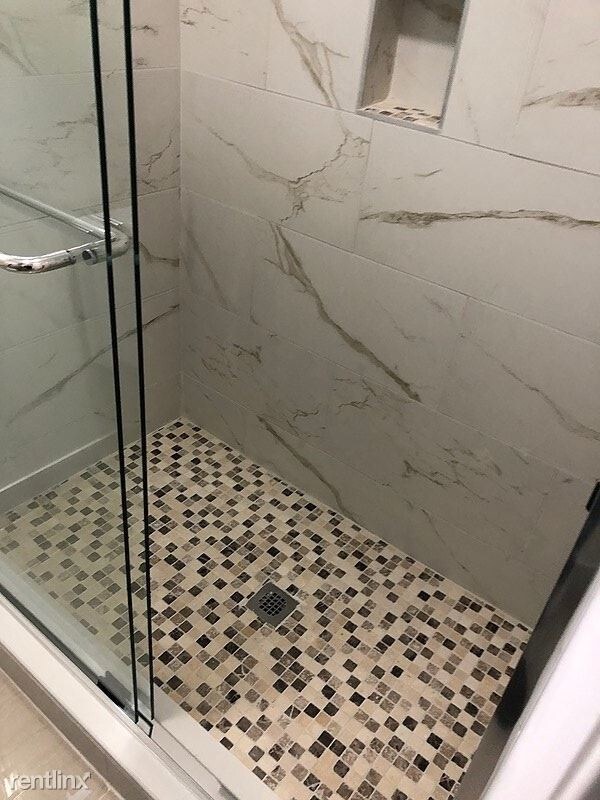 Building Photo - 2430 SW 9th St